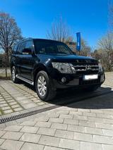 Mitsubishi Pajero 3,2 DI-D 4WD Instyle Automatik