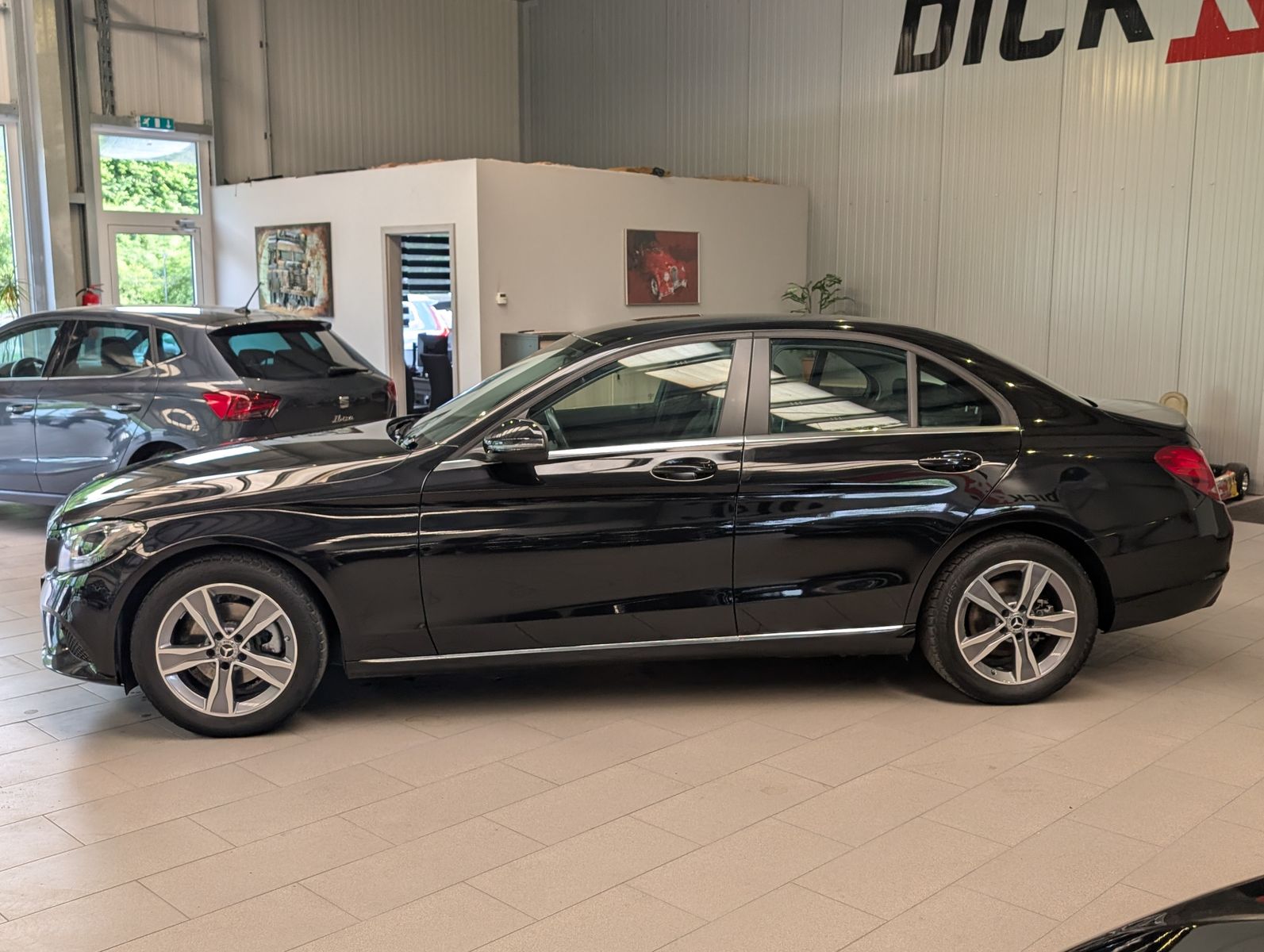 Fahrzeugabbildung Mercedes-Benz C 180 d lim. LED Burmester SHZ Park-Paket Keyles