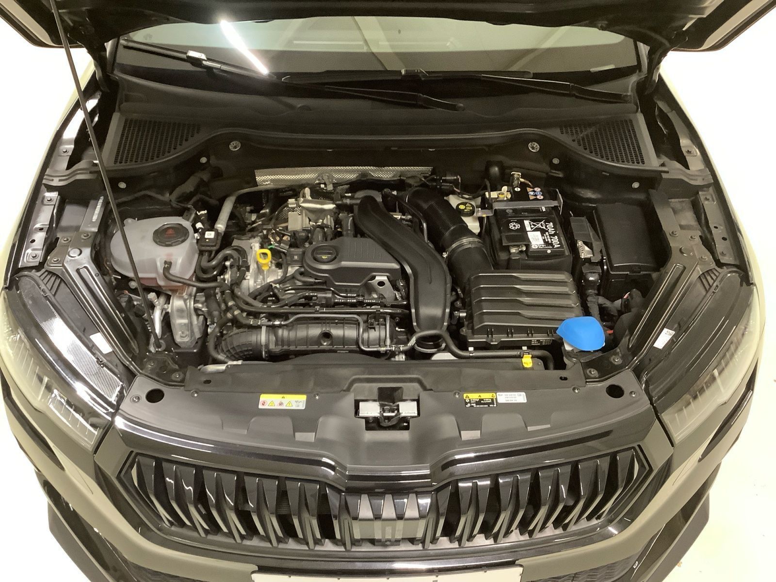 Karoq 1.5 TSI DSG SPORTLINE AHK CANTON 360° ACC