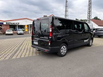 Fotografie des Renault Trafic Combi