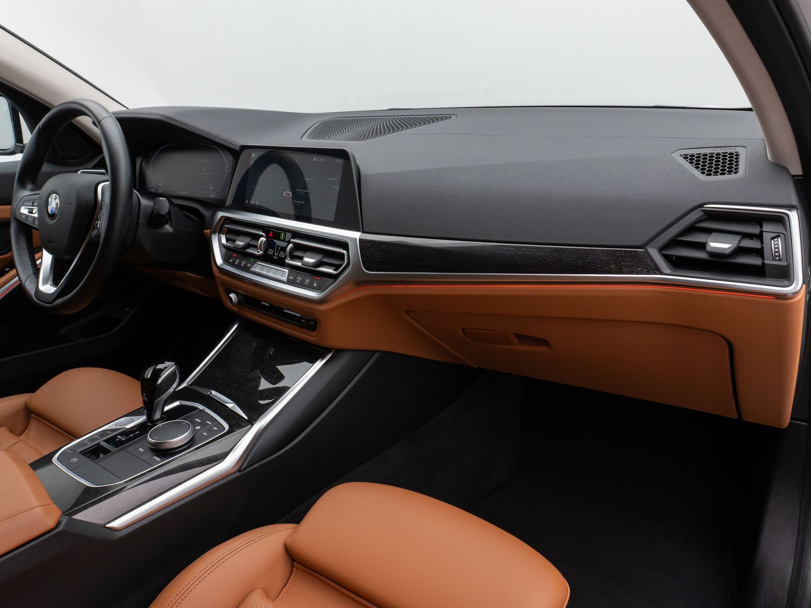 Fahrzeugabbildung BMW 320d  Luxury Line DAB HiFi PDC LED Alarm Sport