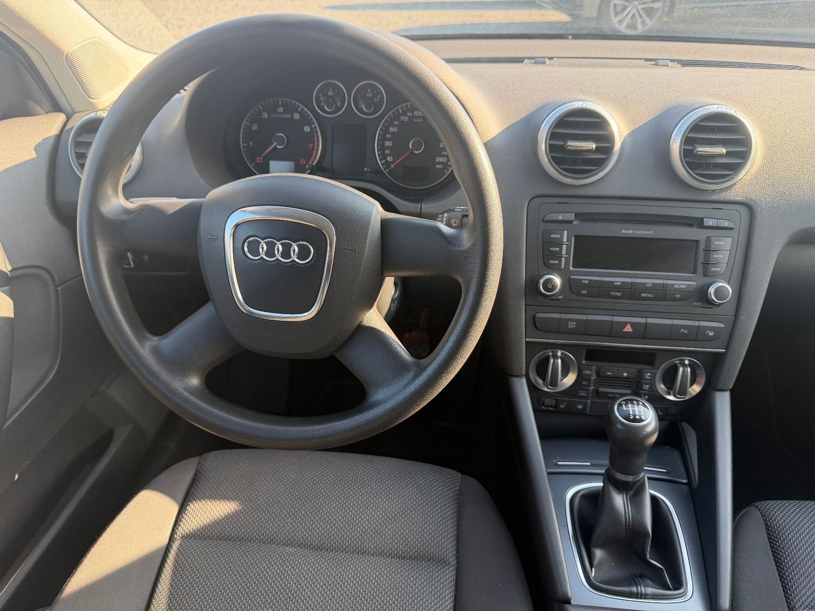 AUDI A3 Sportback 1.8 TFSI Bi-Xenon/PDC/SHZ – Foto 16