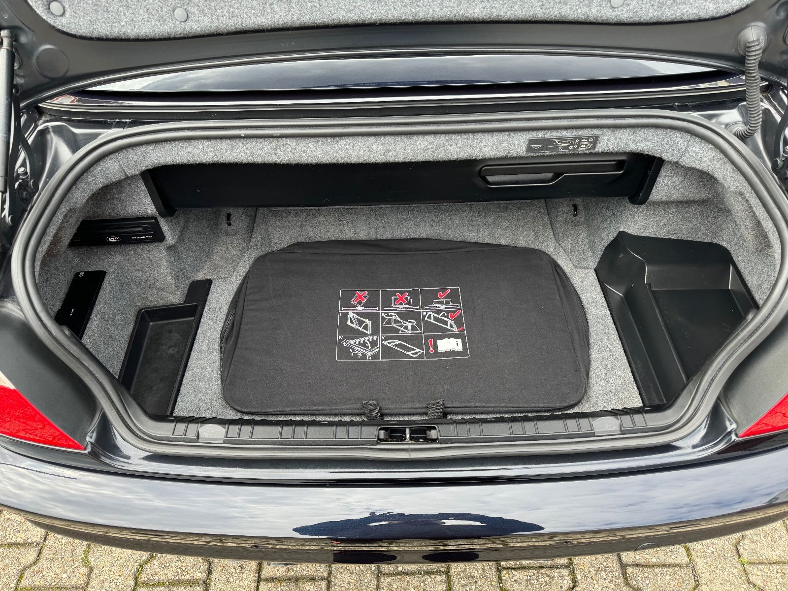 Fahrzeugabbildung BMW M3 Baureihe M3 Cabrio 2-HAND BMW SCHECKHEFT
