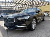 Volvo S90 T4 Geartronic Inscription - schwarze Volvo S90