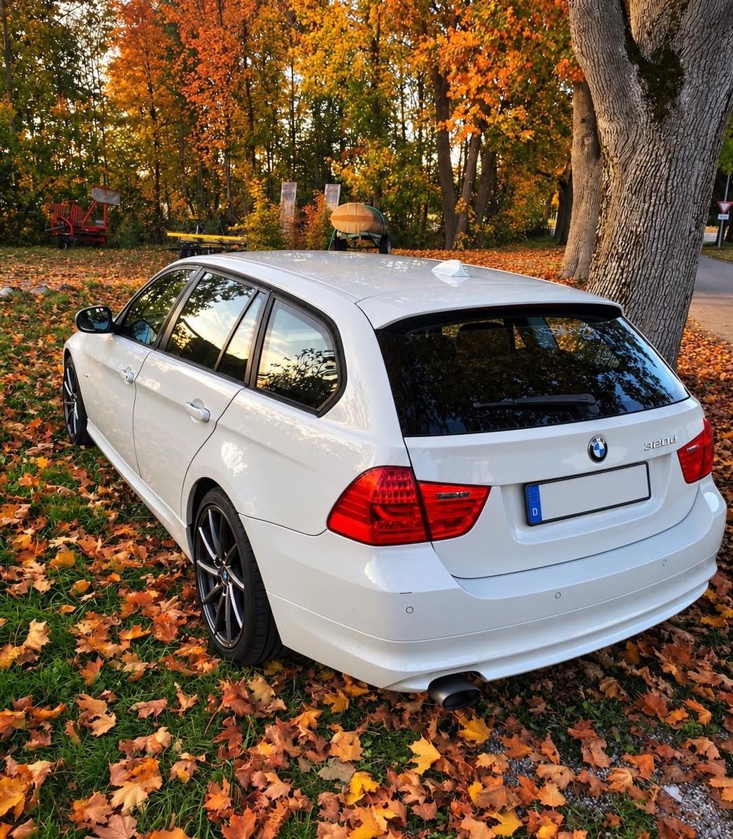 BMW 318 2011 — engine 1.995 cm³, 143 HP (105kW)