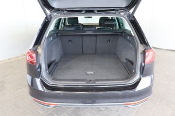 Volkswagen Passat 2.0 TDI Elegance ACC+KAM+MATRIX+AHK