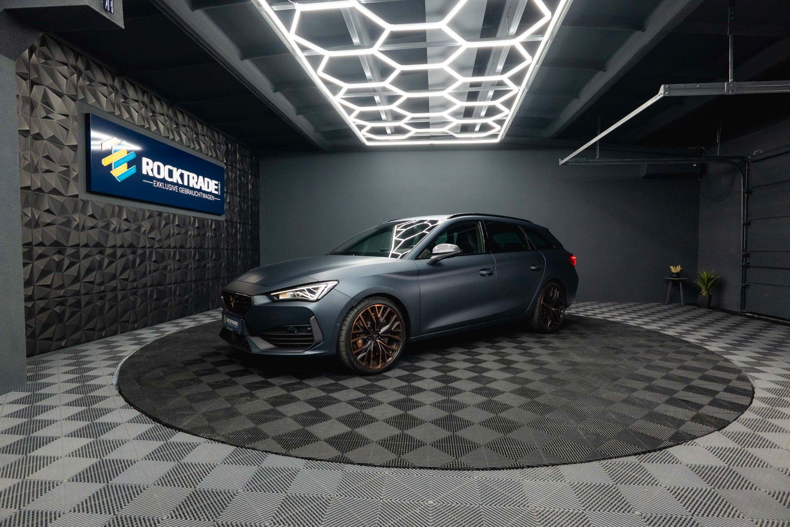Fahrzeugabbildung CUPRA Leon Sportstourer VZ 4Drive | ACC | LED | DCC