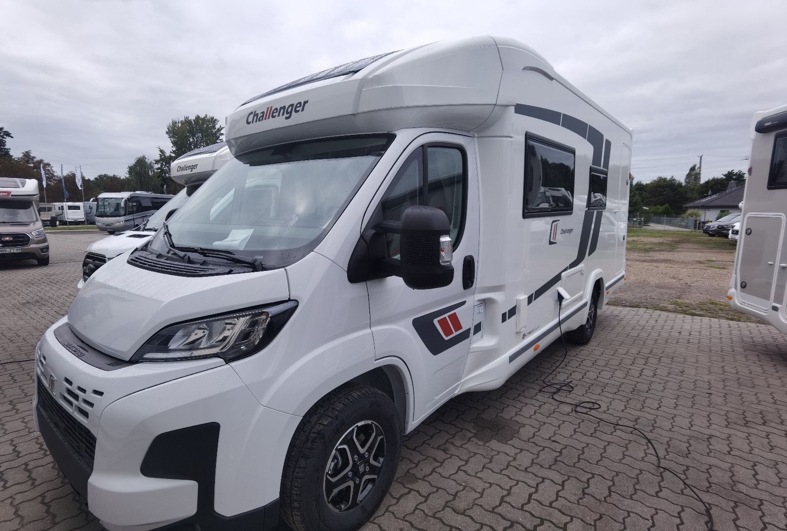 Fahrzeugabbildung Challenger 260 Ultimate Edition