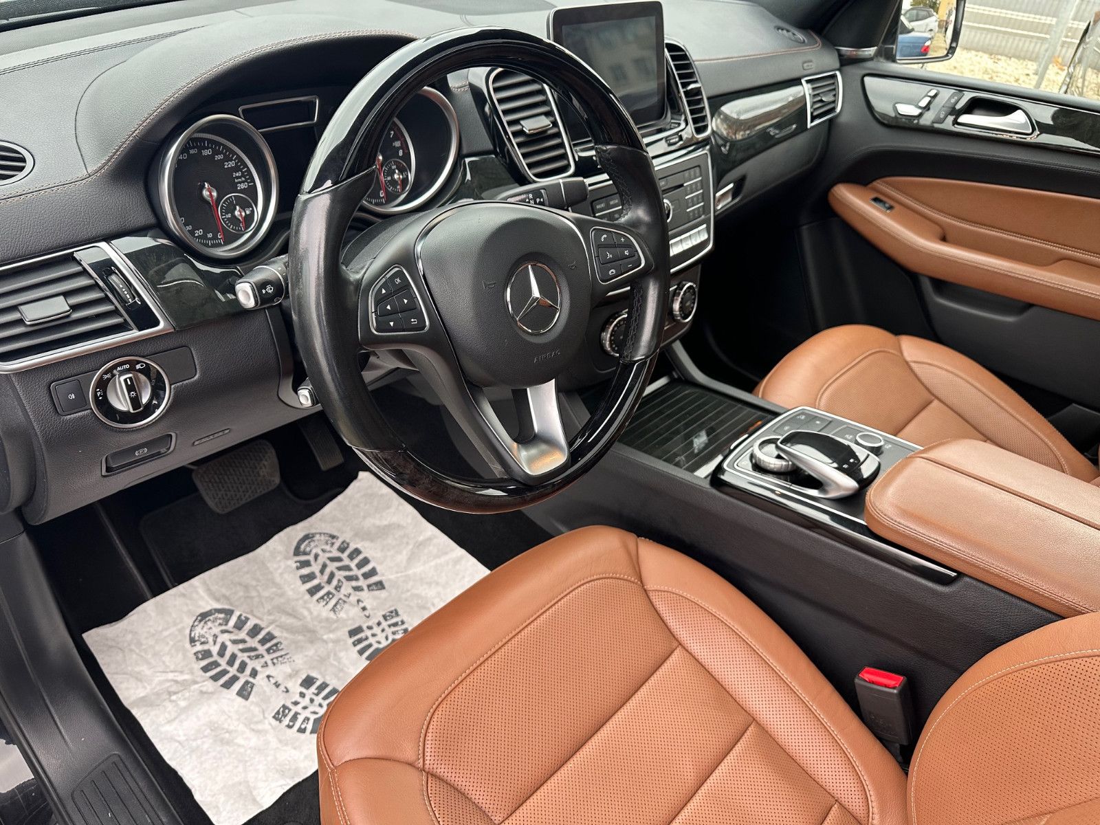 Fahrzeugabbildung Mercedes-Benz GLE 400 4MATIC AMG LINE*PANORAMA+20´LM+KAMERA*