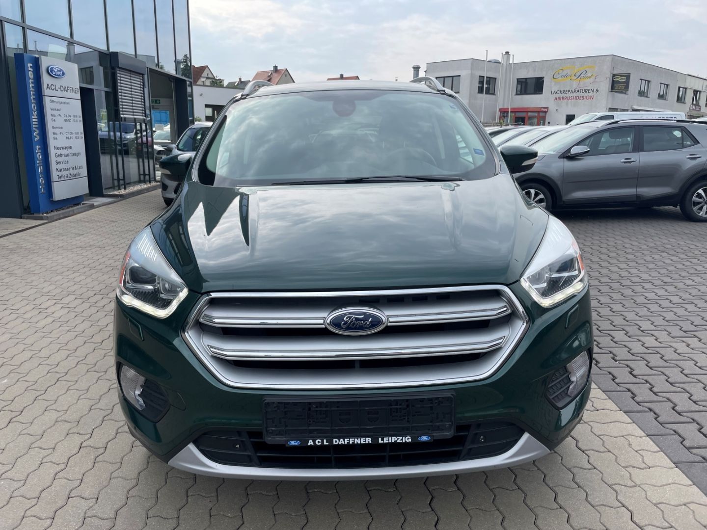 Fahrzeugabbildung Ford Kuga Titanium AHK Navi Tempomat PDC SHZ heizbWSS