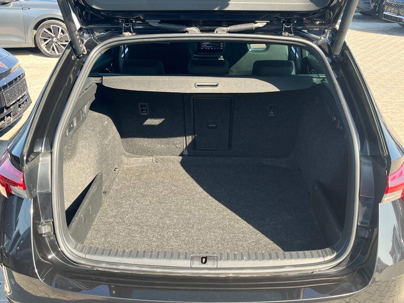 Fahrzeugabbildung SKODA Octavia 2.0 TDI RS DSG AHK*LED*19"HUD*KAMERA*ACC