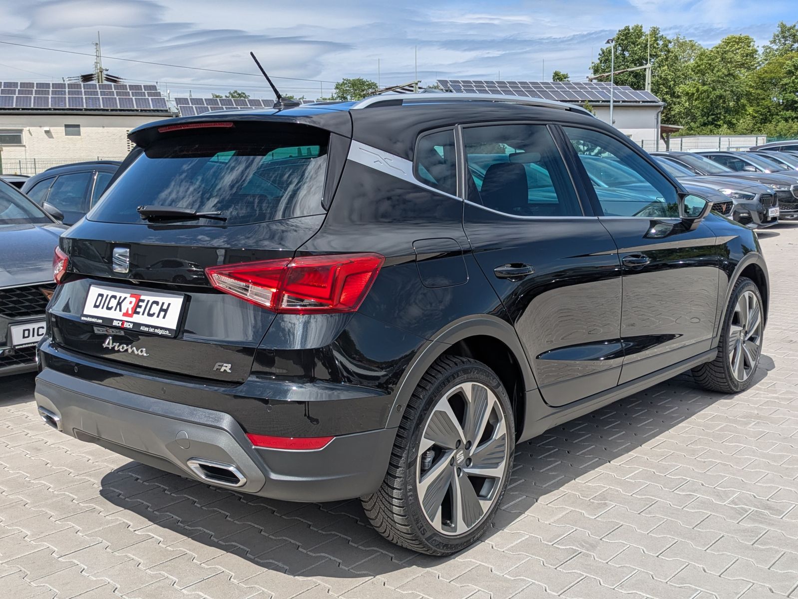 Fahrzeugabbildung SEAT Arona 1.0 TSI FR DSG AHK*ACC*LED*APP*DAB*KAMERA