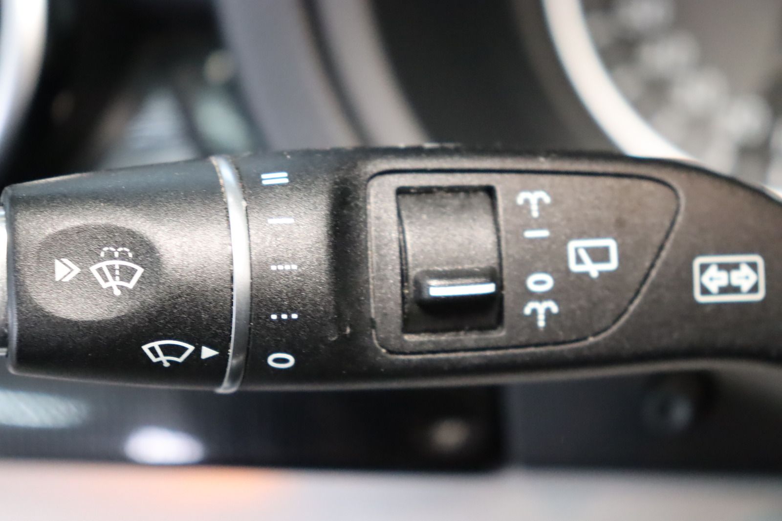 Fahrzeugabbildung Mercedes-Benz B 180 BlueEFFICIENCY * Bi-Xenon * Navi * SHZ *