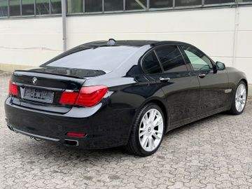 BMW 750 - 6