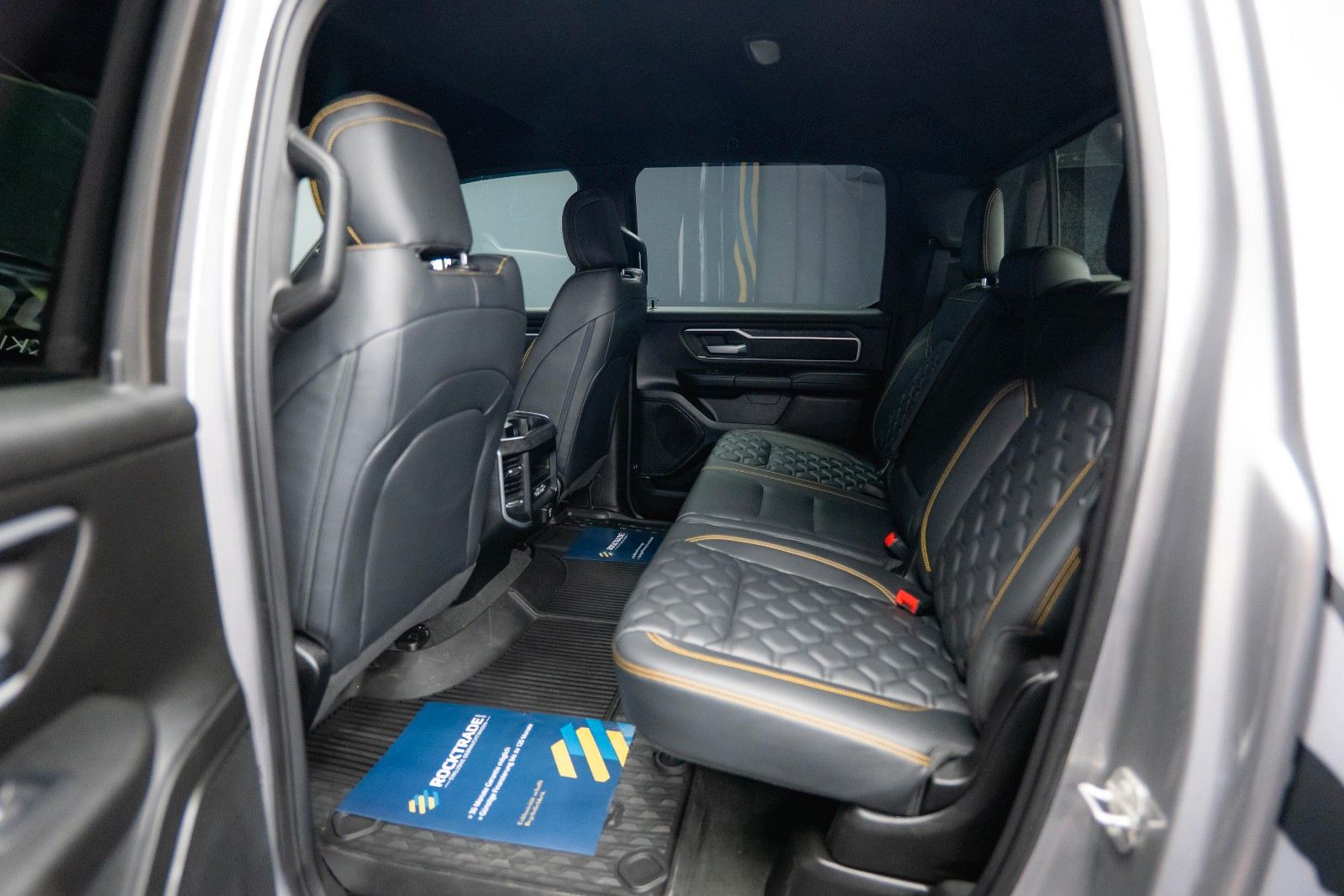 Fahrzeugabbildung Dodge RAM 5.7 V8 HEMI 4x4 OFFROAD LONGBED Seilwinde 5T