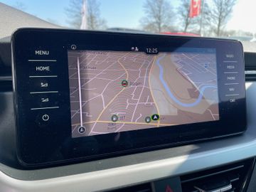 Fahrzeugabbildung SKODA Kamiq 1.0 TSI Ambition DSG Navi DAB Virtuell uvm