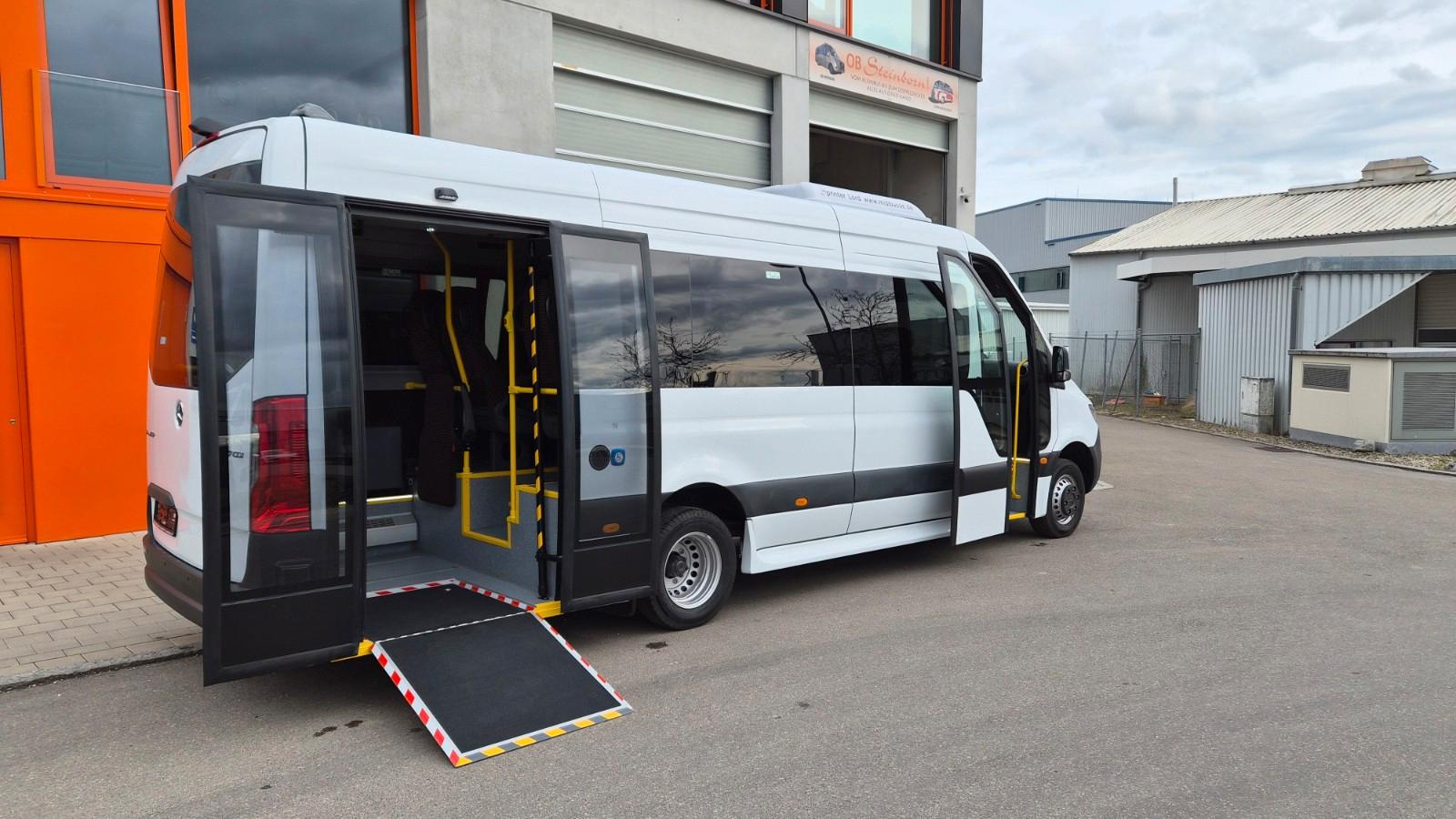 Mercedes-Benz Sprinter 517 Heckniederflur Vorlauffahrzeug