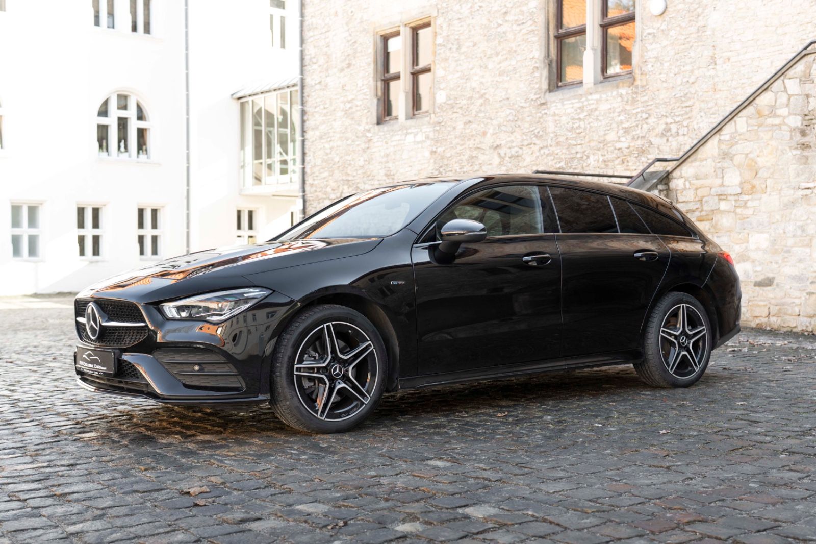 Fahrzeugabbildung Mercedes-Benz CLA 250e Shooting Brake AMG-LINE LED KAM 8FACH