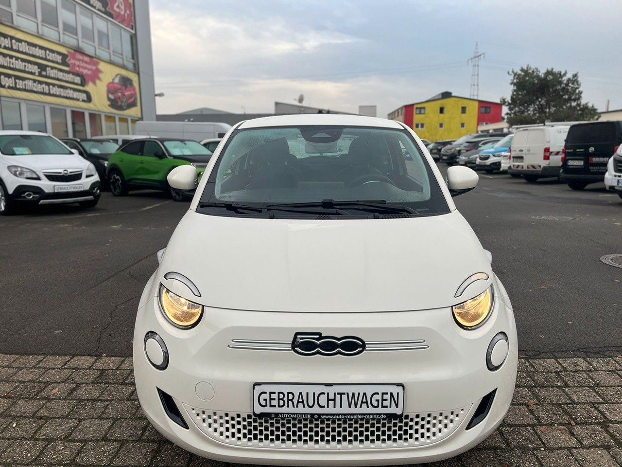 Fiat 500e 42kWh 118PS - Klima, CarPlay u.v.m. imagem 3