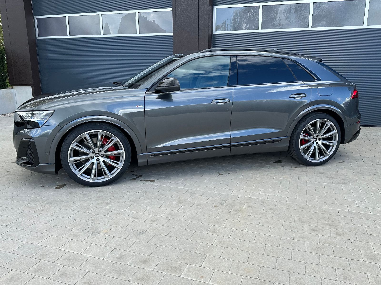 Audi Q8 e-hybrid qu. S-line MASSAGE PANO AHK 360° imagem 3