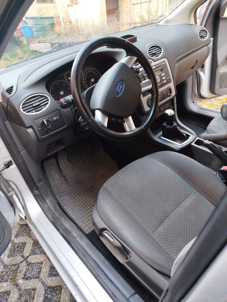 Ford Focus 2005 — photo 10
