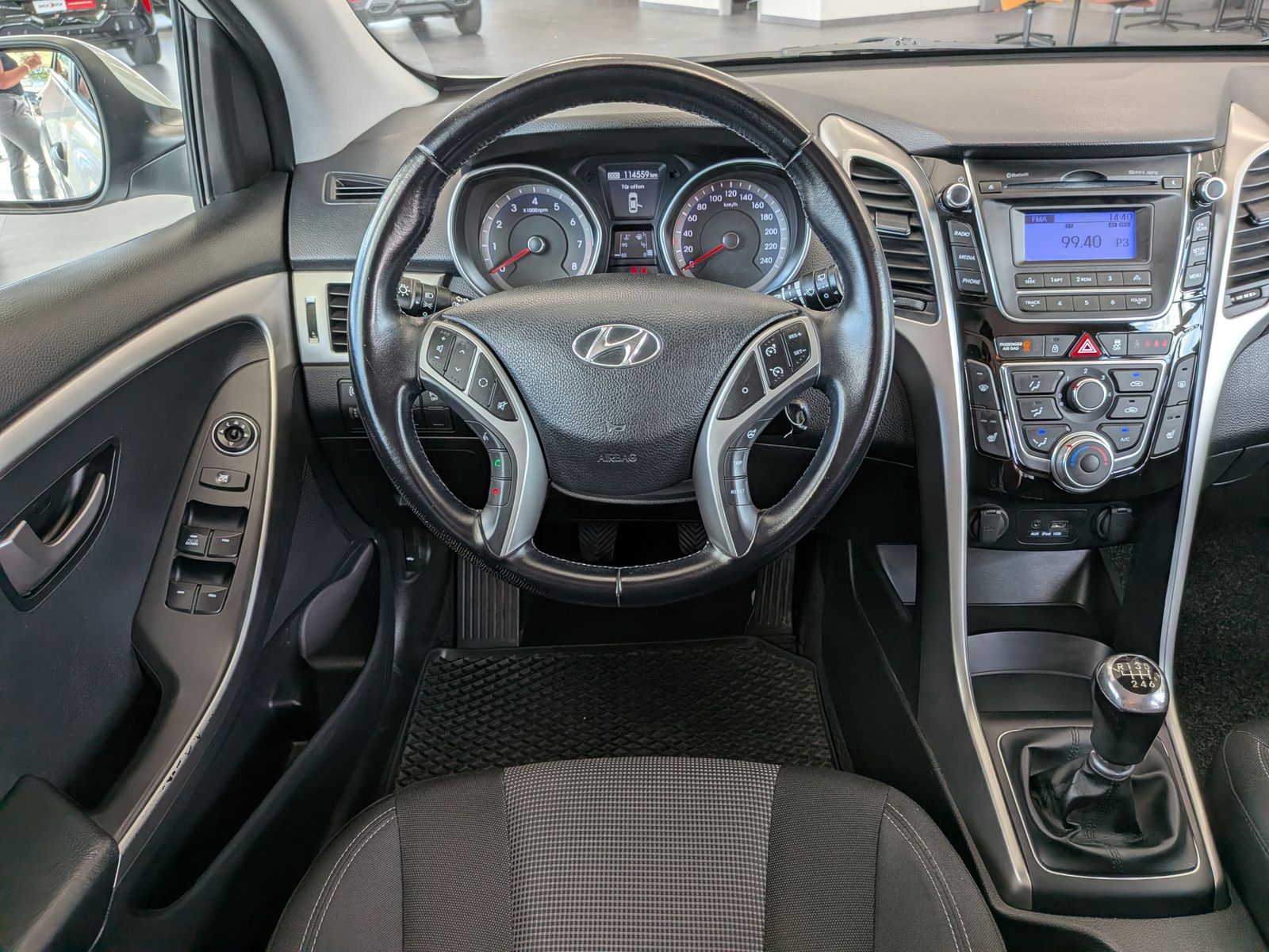 Fahrzeugabbildung Hyundai i30 1.6 Classic PDC Tempomat Bluetooth LHz SHz