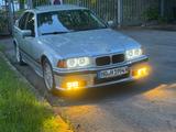 BMW 318i  M-Paket Oldtimer - BMW 318 aus 1994: 318i