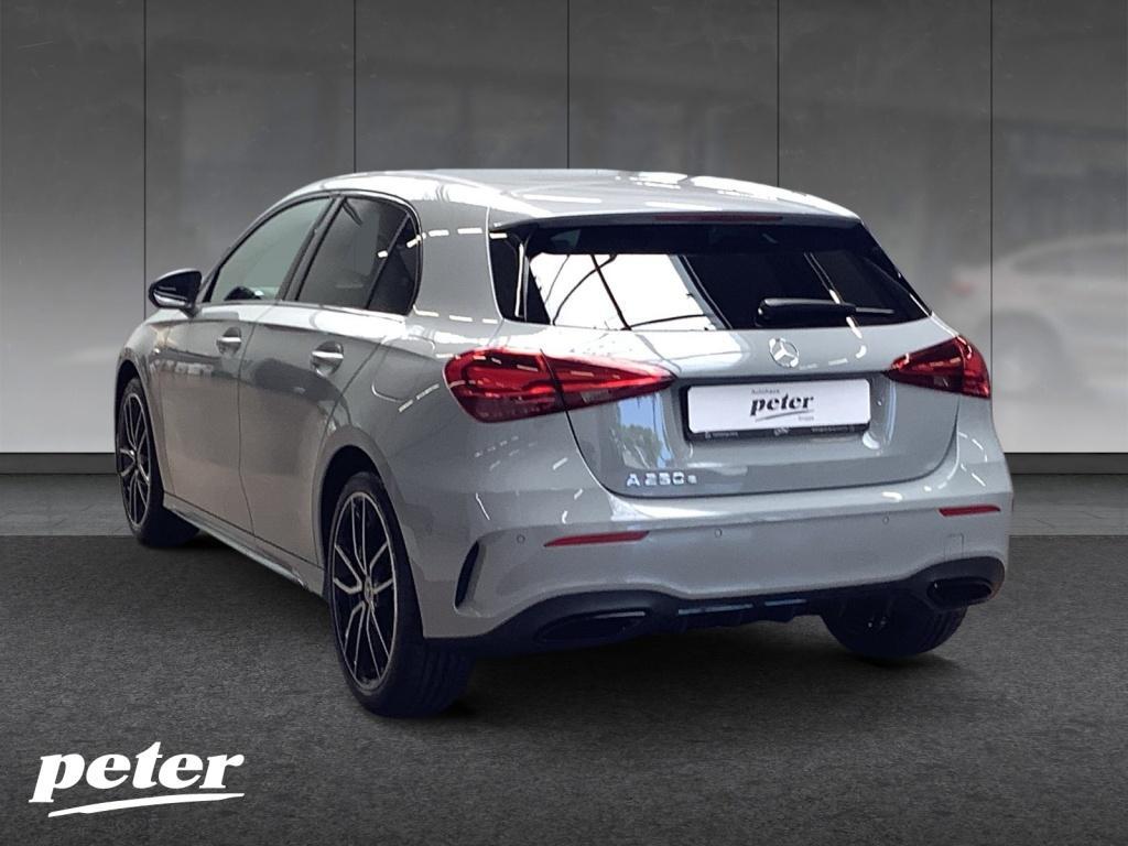 Mercedes-Benz A 250 e Kompaktlim EQ Hybrid AMG-LINE+MULTIBEAM+