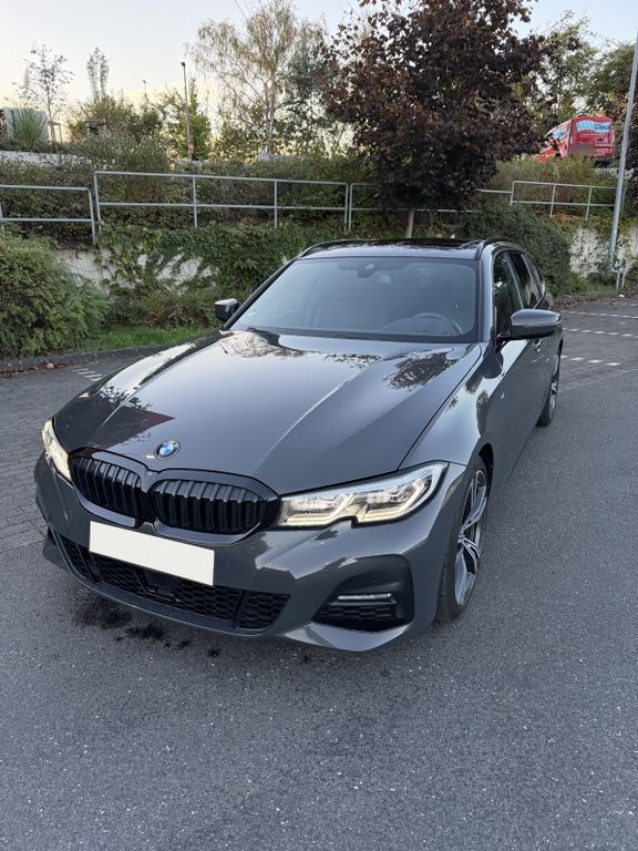 Image of BMW 320