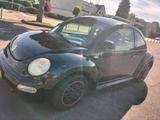 Volkswagen Auto VW beetle - gebrauchte VW Beetle aus dem Jahr 1999