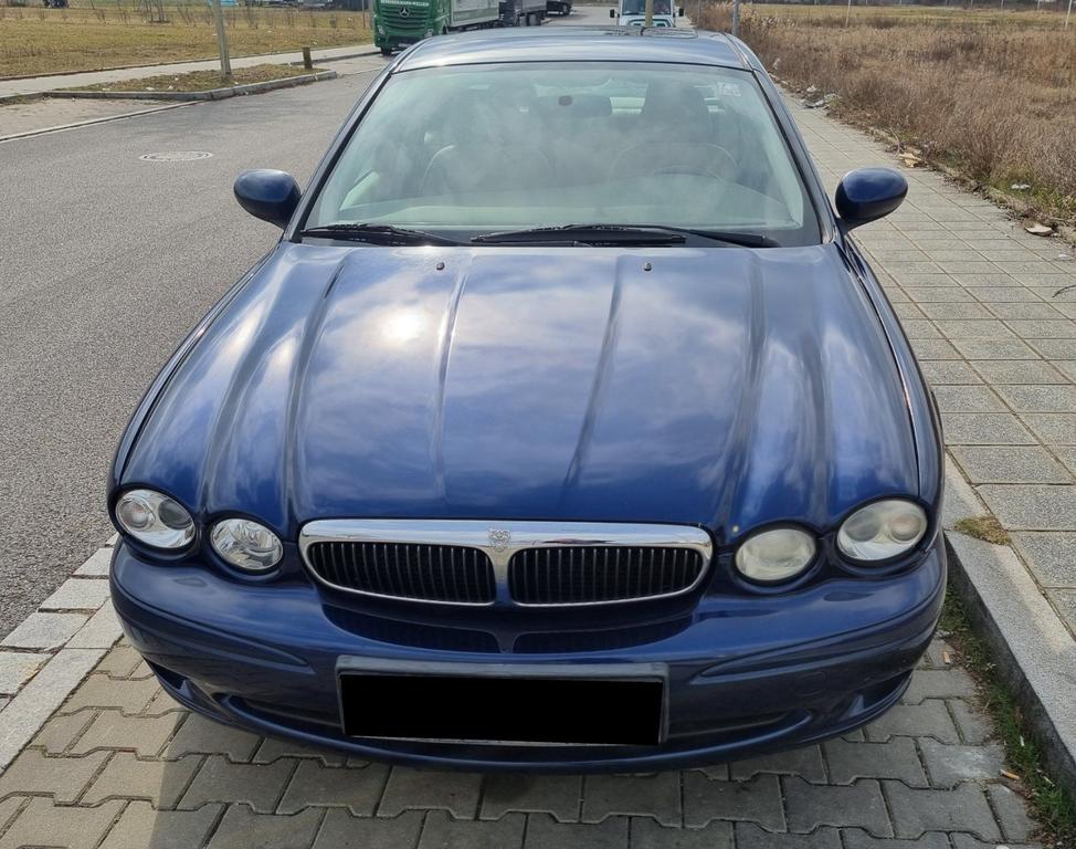 Jaguar X-Type