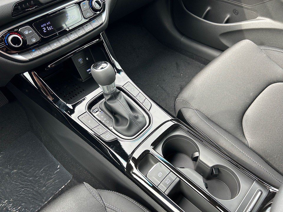 Fahrzeugabbildung Hyundai i30 MY25 1.5T 48V ADVANTAGE LED+NAV 5J-GARANTIE+