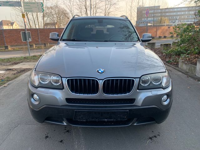 BMW X3 Baureihe X3 xDrive 20i Motor verliert Wasser