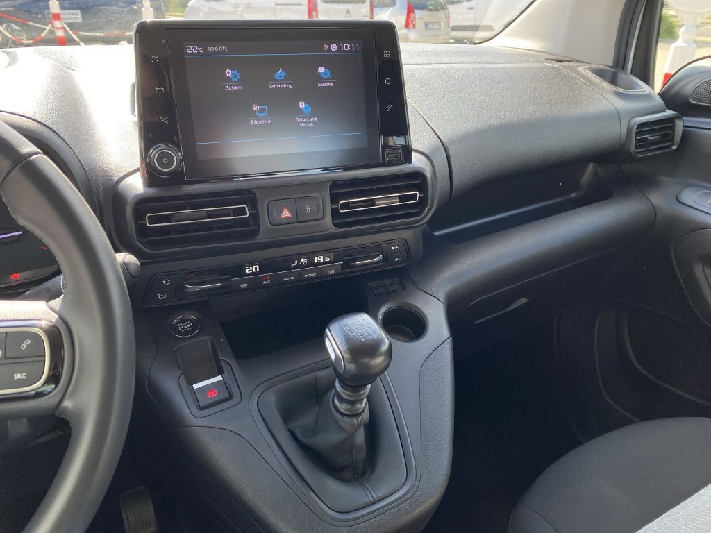 Fahrzeugabbildung Citroën Berlingo MPV M PureTech 110 FEEL *Keyless*Klimaa