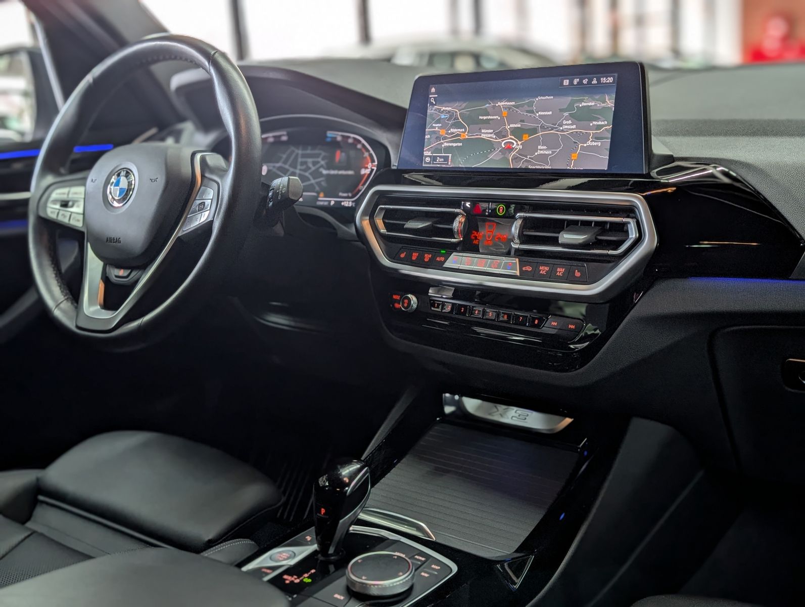 Fahrzeugabbildung BMW X3 xDrive 20d AHK LEDER StHz ACC LED KAM HIFI