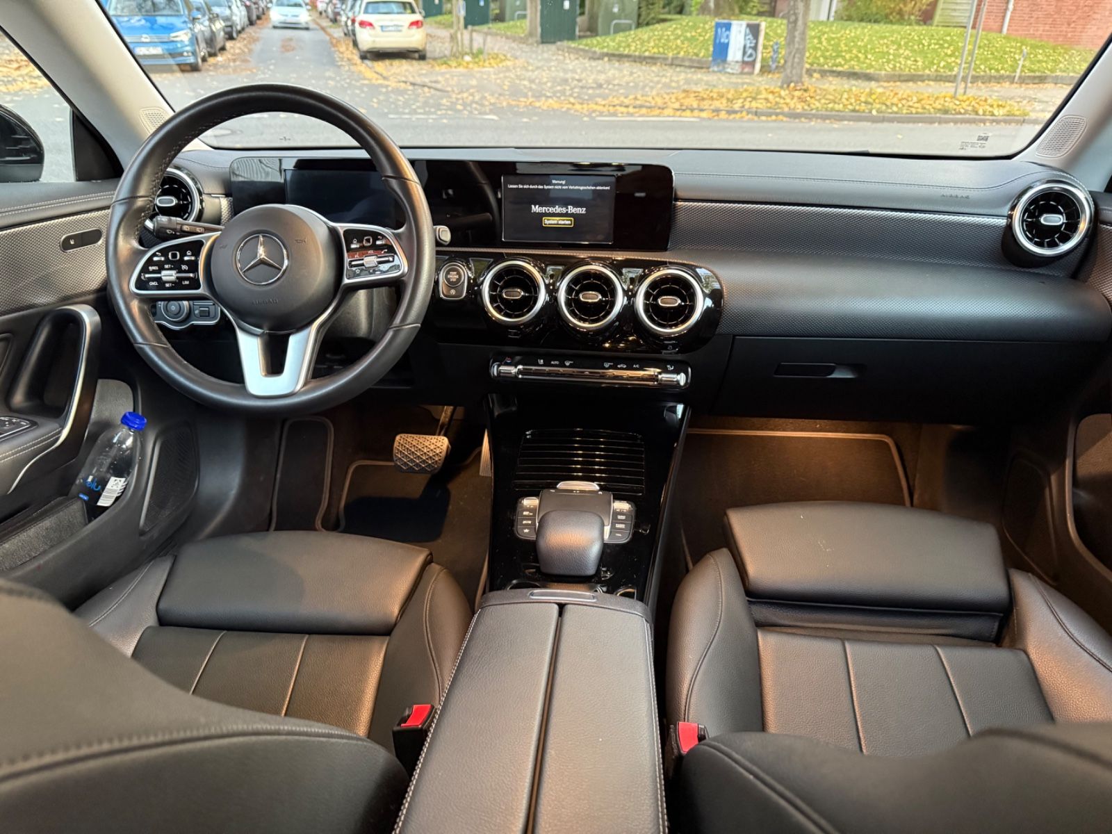 Fahrzeugabbildung Mercedes-Benz CLA 180  Shooting Brake*LED*NAVI*CAM*LEDER*SHZ