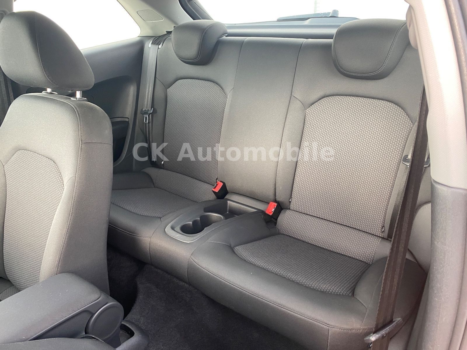 Fahrzeugabbildung Audi A1 Attraction 1.6 TDI DSG/Klima/Bi-Xenon/SHZ/PDC