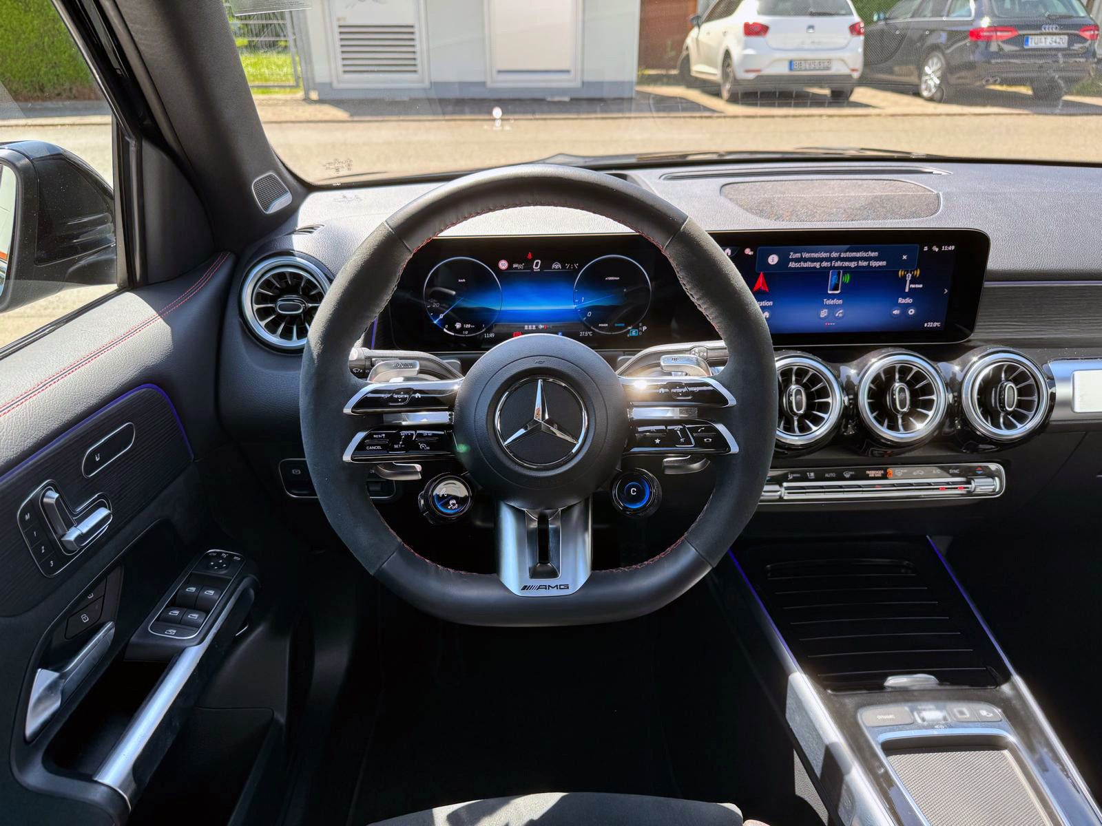 Fahrzeugabbildung Mercedes-Benz GLB35 AMG 4Matic ACC 360° HUD PANO BURMESTER LED