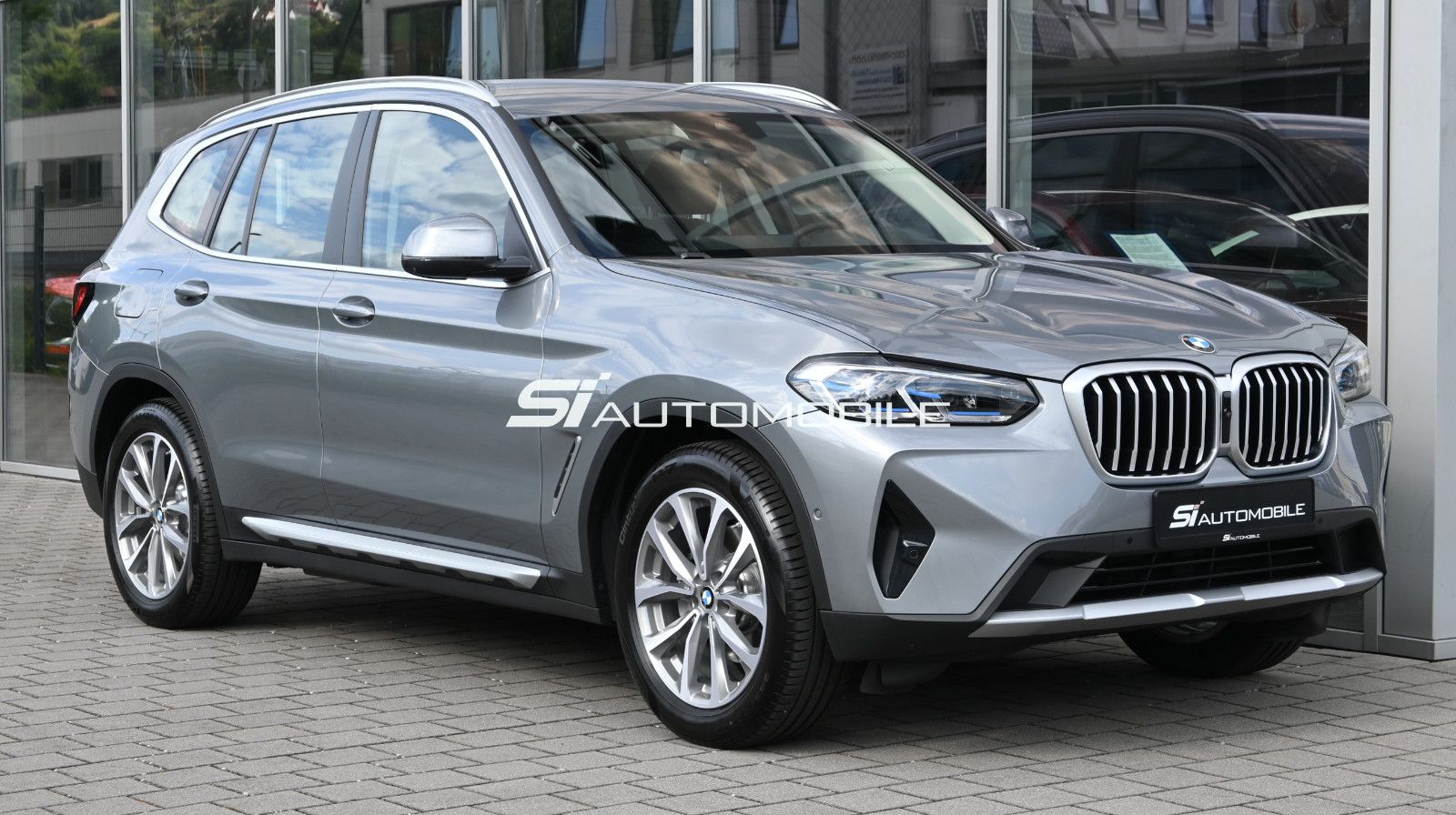 Fahrzeugabbildung BMW X3 xDr20i °AHK°HUD°MEMO°SITZKLIMA°STANDHZG°360°