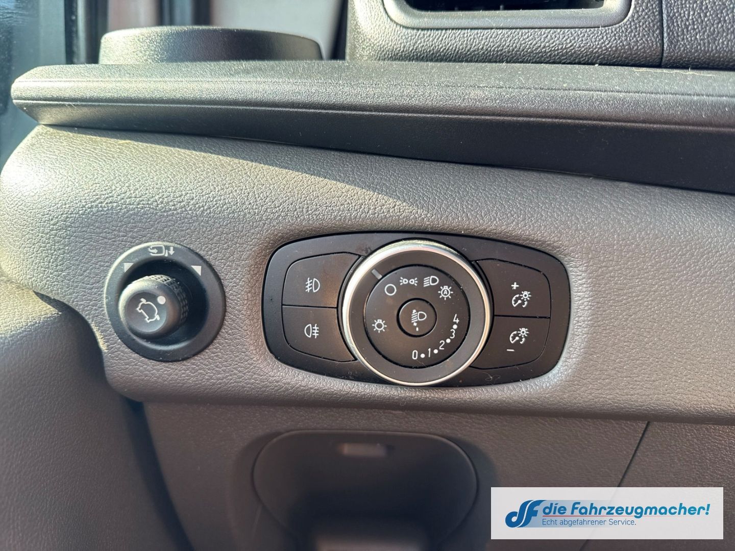 Fahrzeugabbildung Ford Transit Kasten 350 L3 Trend Apple CarPlay Androi
