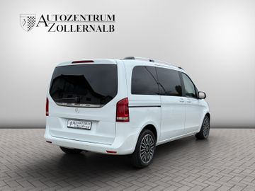 Mercedes V 220 - 6