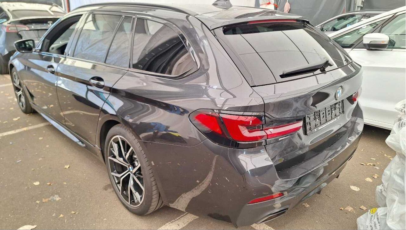 Fahrzeugabbildung BMW 530d xDr M Sport LED/ACC/NAVI/VIRTU/HIFI/19"LM