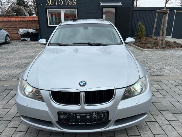 BMW 320 Baureihe 3 Lim. 320i .NAVI.XENON