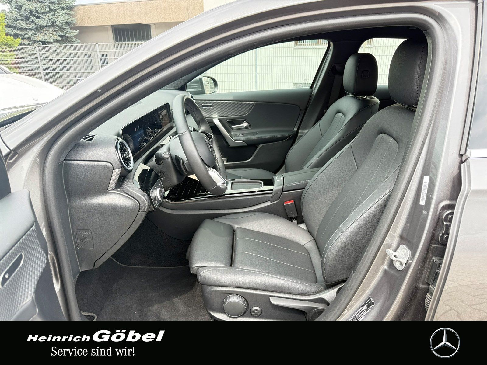 Fahrzeugabbildung Mercedes-Benz A 180 Progressive*LED*KAMERA*SPURHALTE*