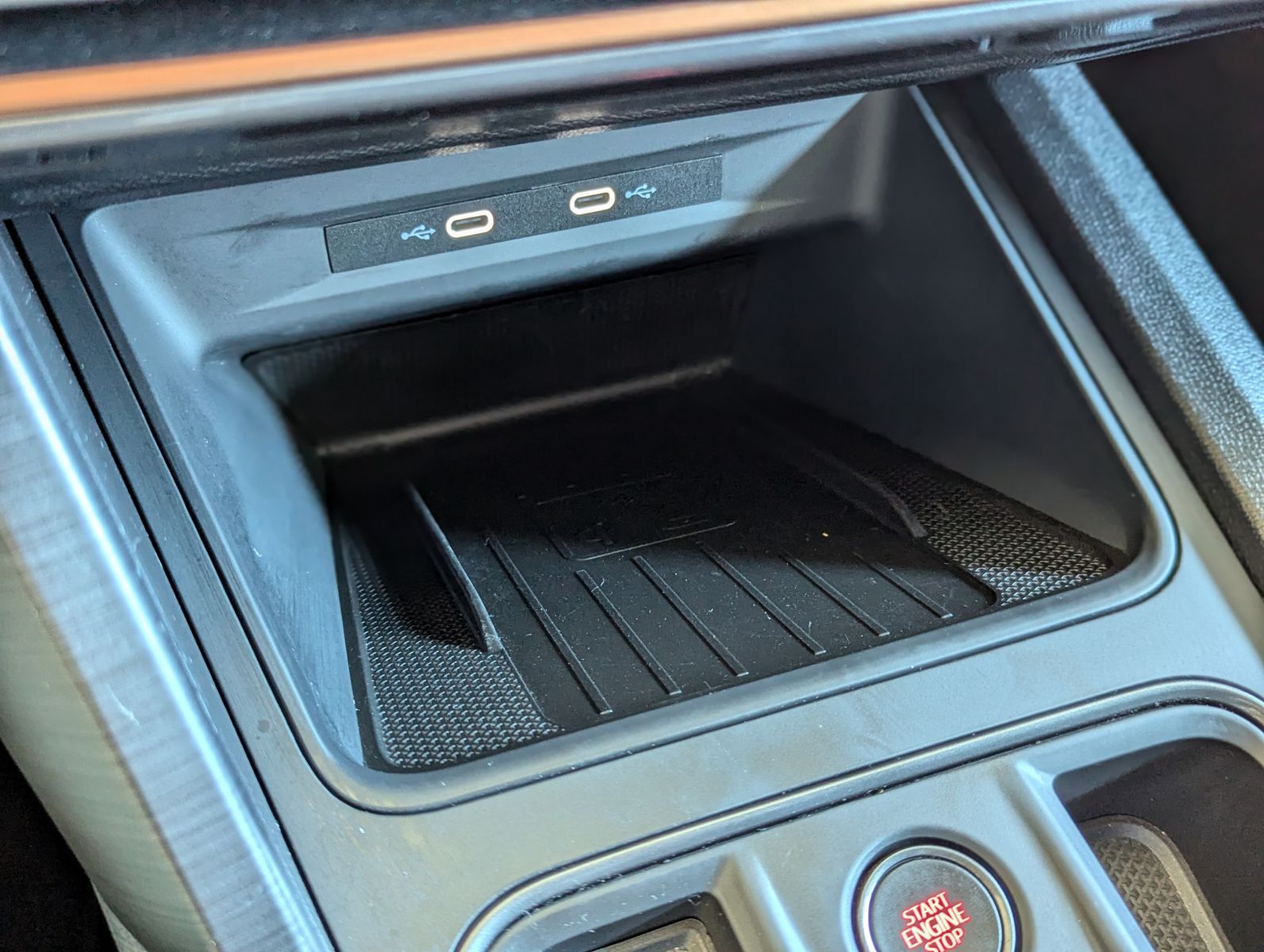 Fahrzeugabbildung CUPRA Formentor 1.5 TSI DSG DCC Full-Link Cam Navi 19"