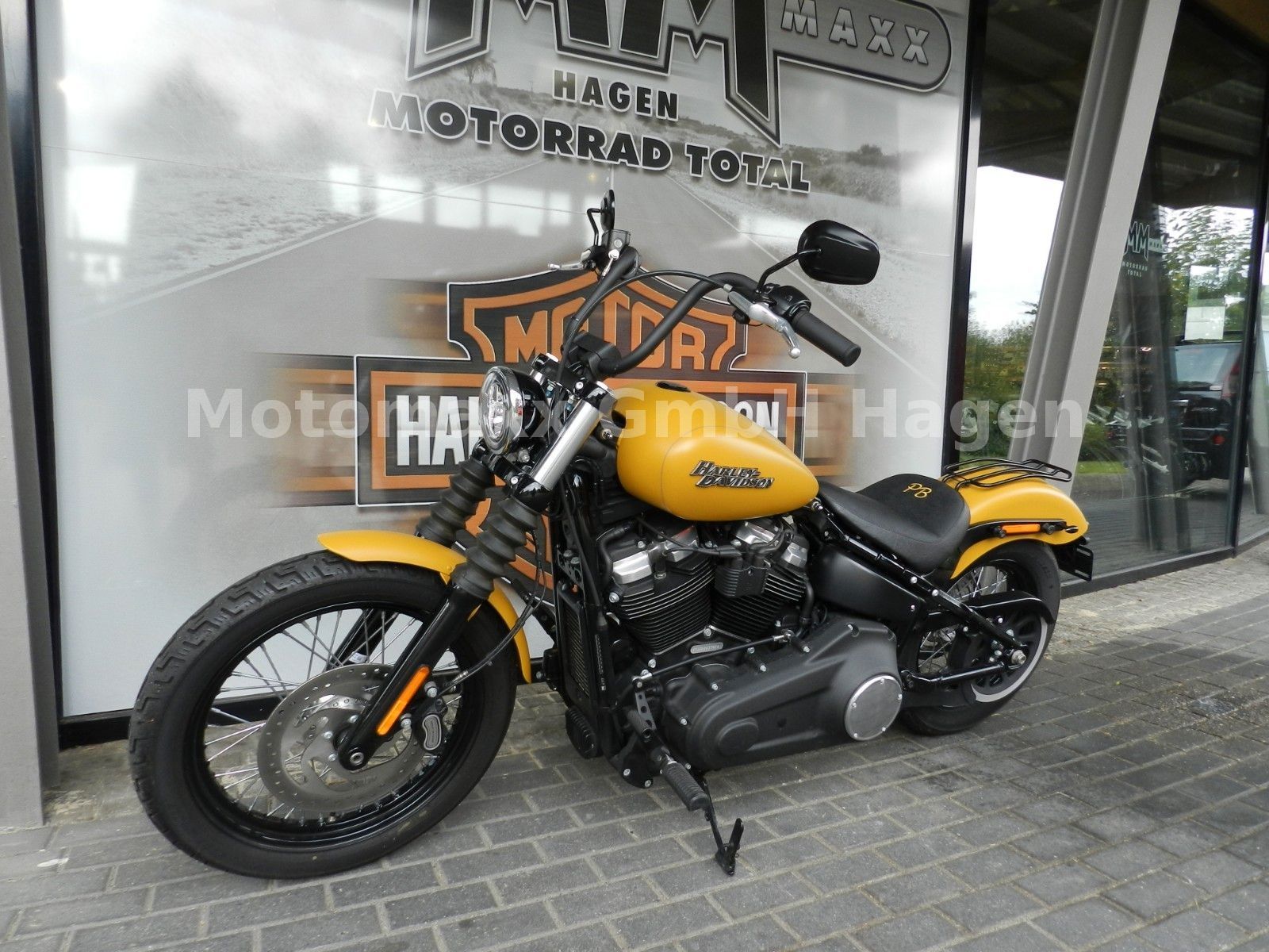 Fahrzeugabbildung Harley-Davidson Street Bob 107 MJ19 mit Speichen-Felgen!!!