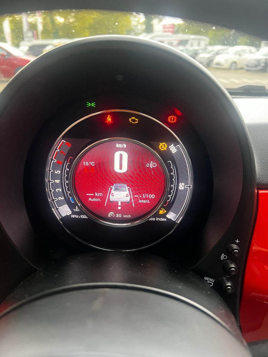 Fahrzeugabbildung Fiat 500C 1.0 Hybrid Dolcevita Cabrio16 Zoll NAVI DAB