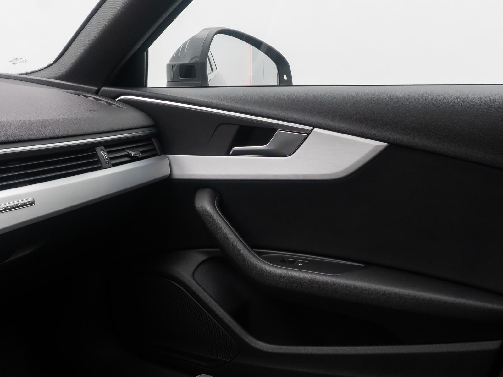 Audi A4 quattro SLine Kamera DAB Massage Panorama 18"