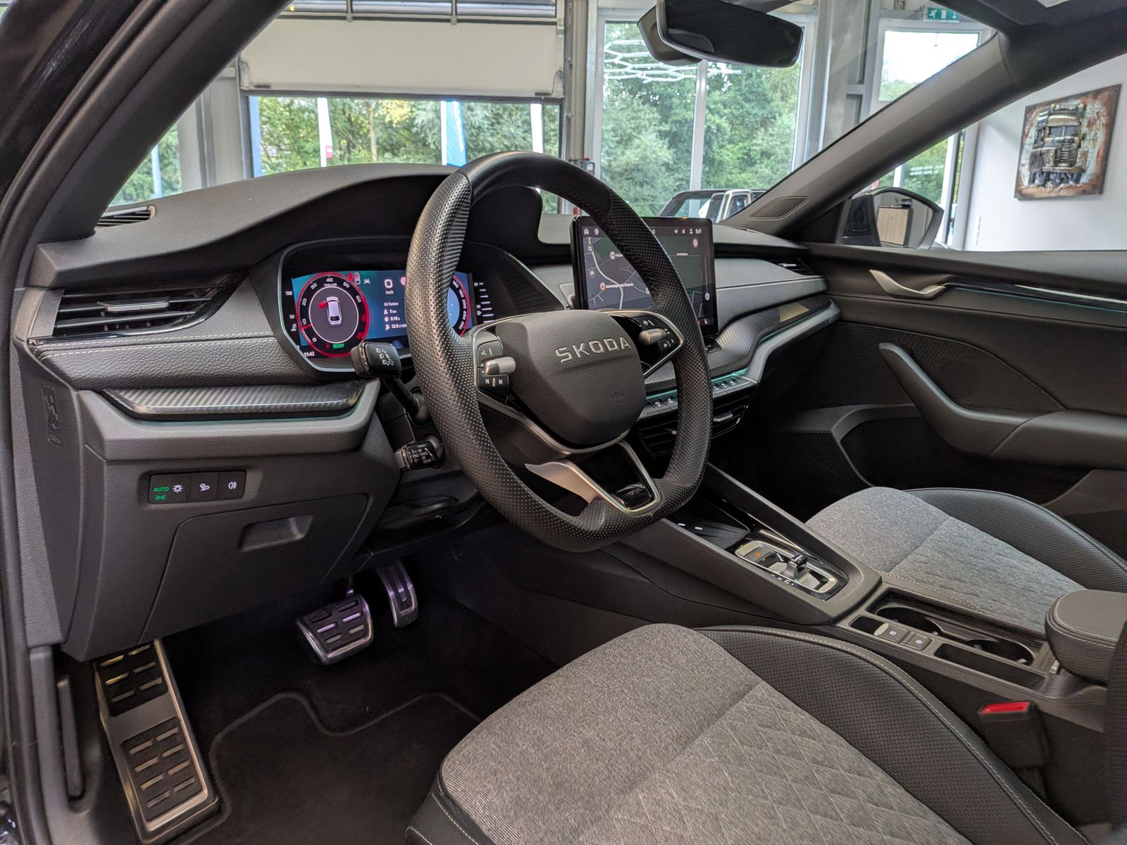 Fahrzeugabbildung SKODA Octavia 1.5 TSI Sportline MATRIX PANO AHK 5J-Gar