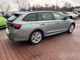 Skoda OCTAVIA Combi 1.5 TSI mHEV 85 kW 116 PS AHK - Skoda Octavia: Head-Up Display